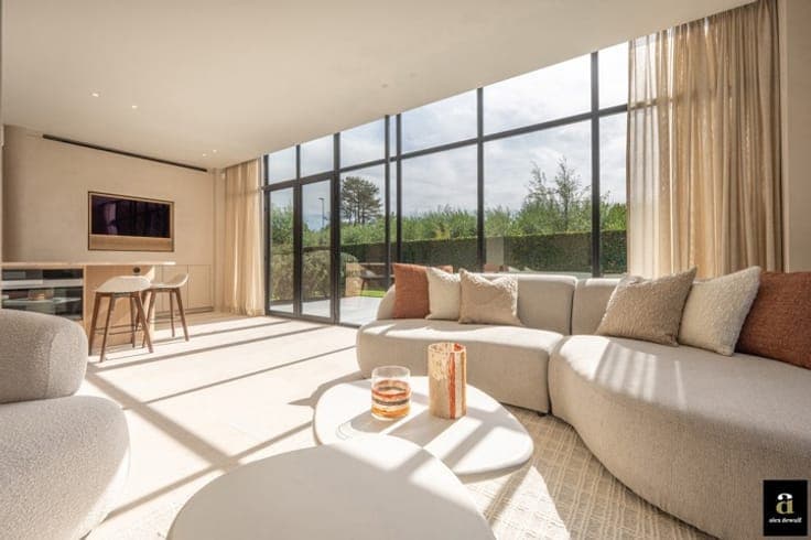 Renovated villa in the Zoute style near the Royal Zoute Golf