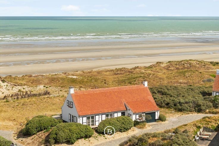 Dune villa