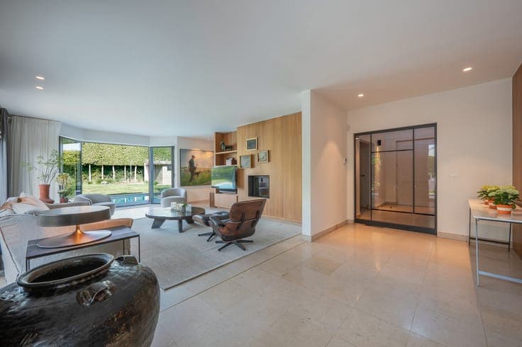 KNOKKE - Exceptional fully renovated villa with pool