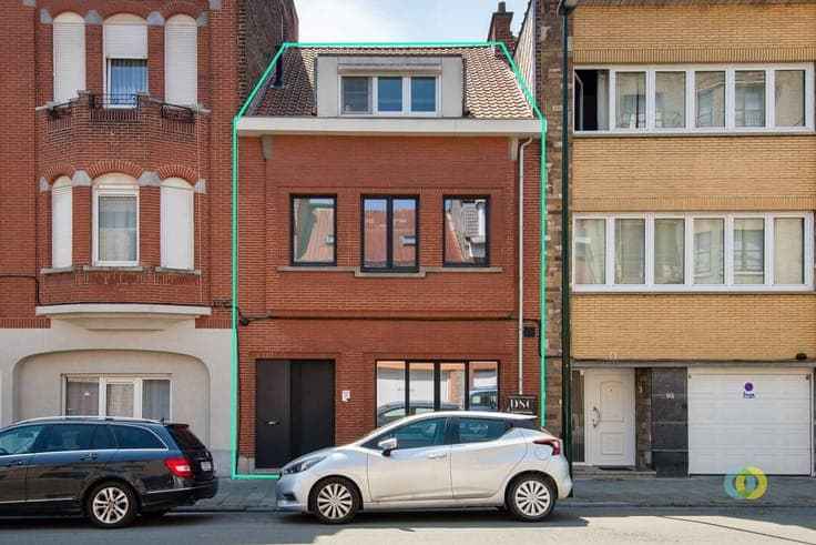 Instapklare gerenoveerde woning met 4 slaapkamers en tuin