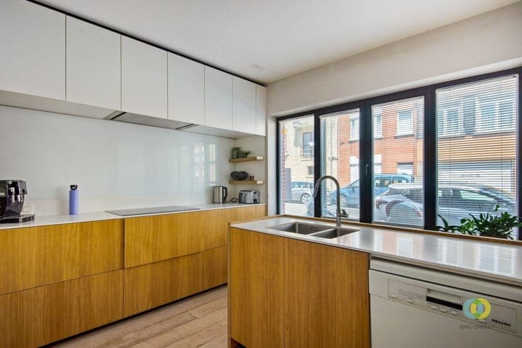 Instapklare gerenoveerde woning met 4 slaapkamers en tuin