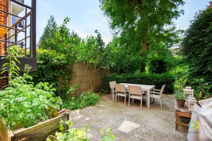 Instapklare gerenoveerde woning met 4 slaapkamers en tuin
