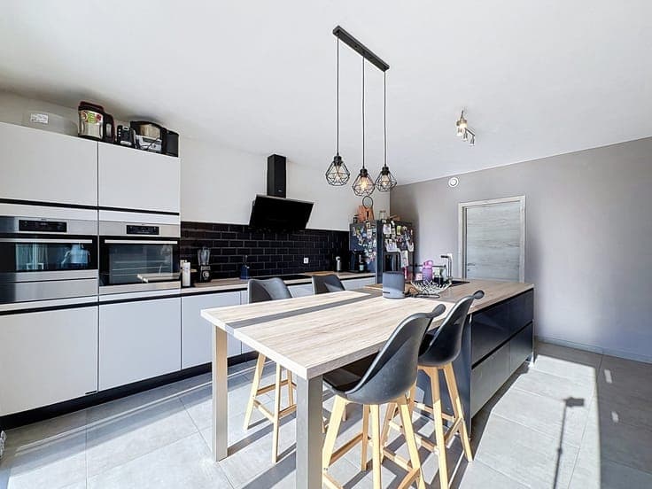 Superbe maison contemporaine de 2022, 3 chambres, sur 10 are