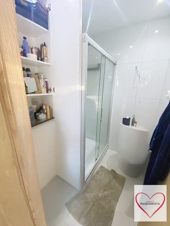 Beautiful 3-bedroom house renovated in 2025 with garden.