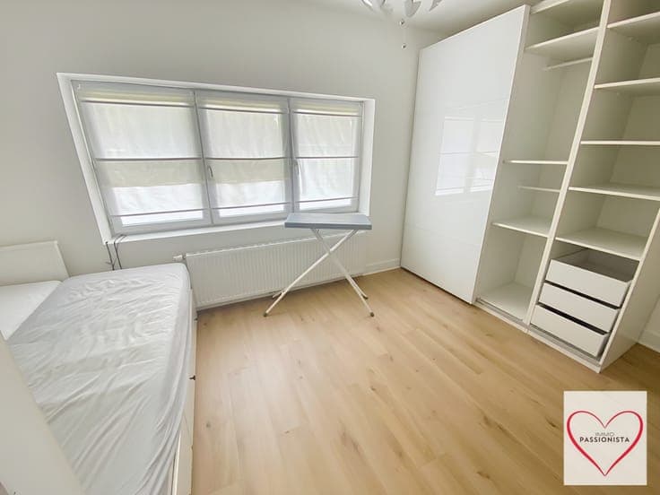 Beautiful 3-bedroom house renovated in 2025 with garden.