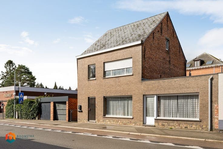 Te renoveren woning met 3 slpkrs in centrum Grootlo