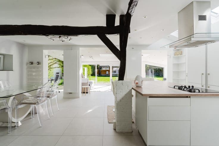 Country villa with private grounds in Asse