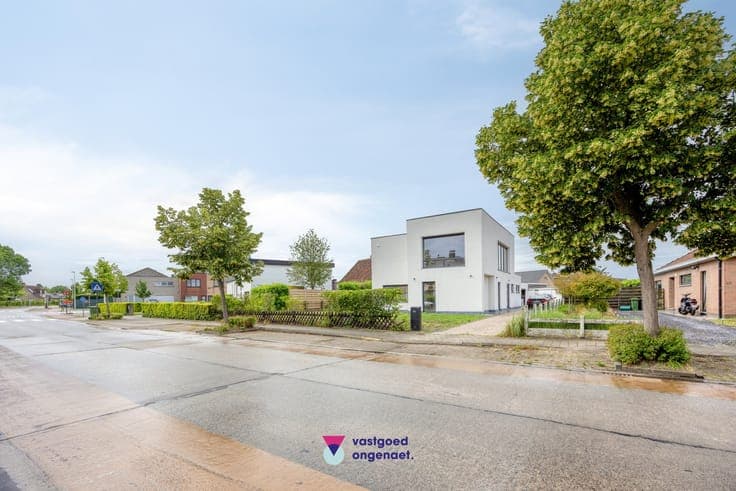 Instapklare, gerenoveerde open bebouwing op toplocatie in...