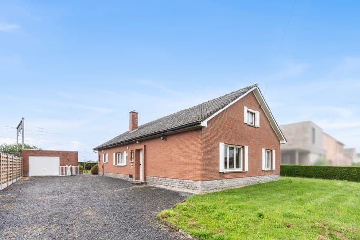 Spacious detached house in Zulte