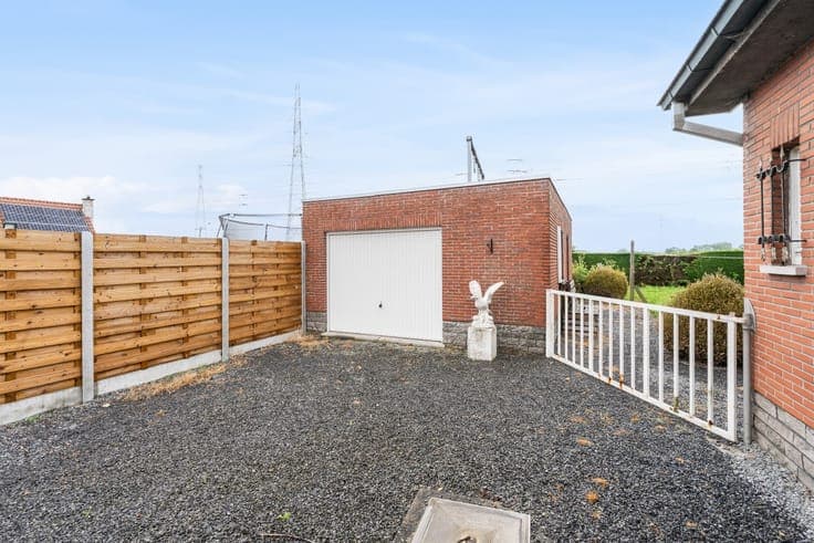 Spacious detached house in Zulte