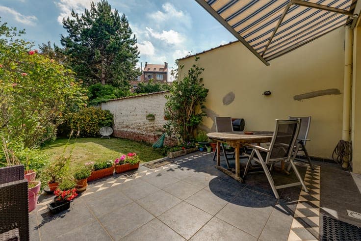 Mansion (6br / 3ba / 1 office) of ± 330 m² with garden