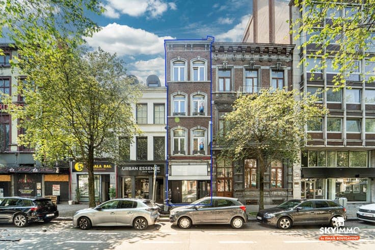 LIÈGE - IMMEUBLE COMMERCE + 2 DUPLEX - INVESTISSEMENT SÛR