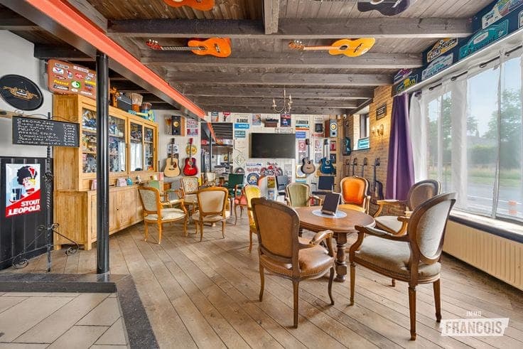 Authentic hospitality business with private residence and e…