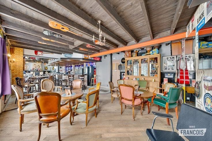 Authentic hospitality business with private residence and e…