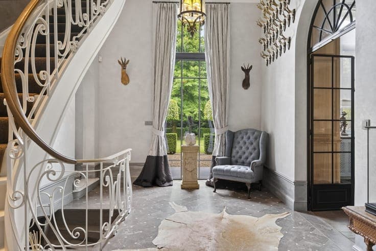 Magnifiek afgewerkte riante kasteelvilla