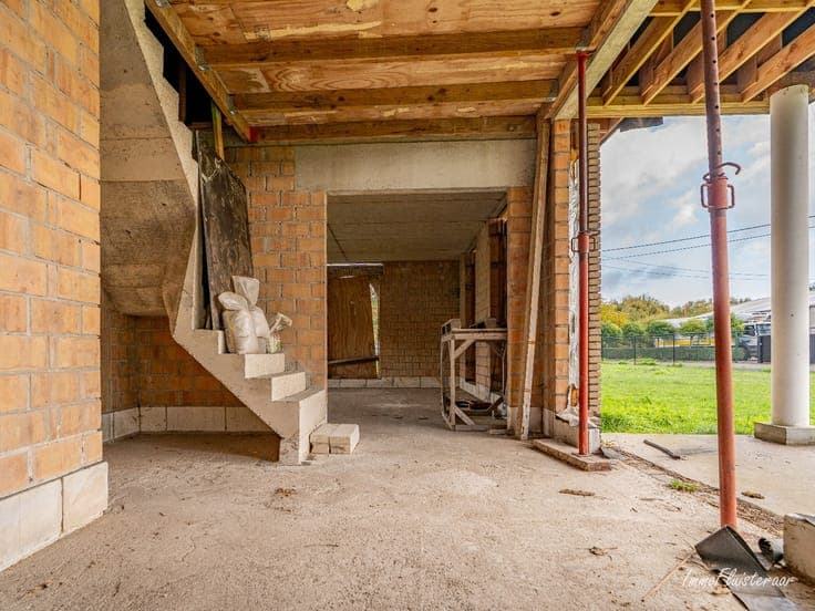 Gorgeous raw construction villa in a prime location