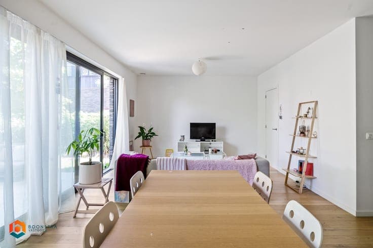 Energiezuinige woning met 3 slpkrs, 2 badkrs, terras en t...