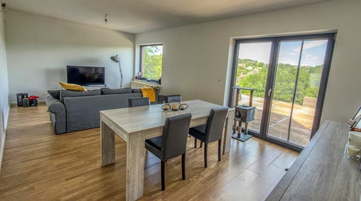 4-bedroom house with a splendid view of the valley