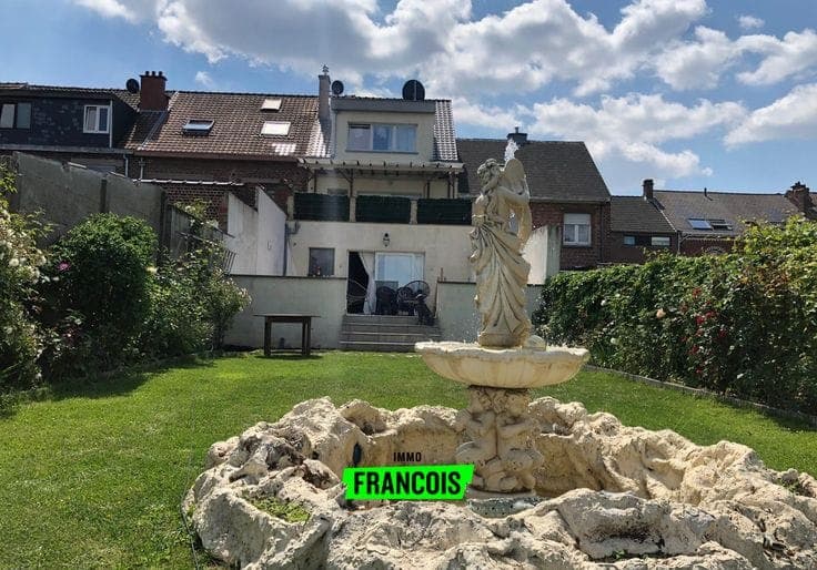 Recent Family Home (2017) with 3 Units & Strong Investment …