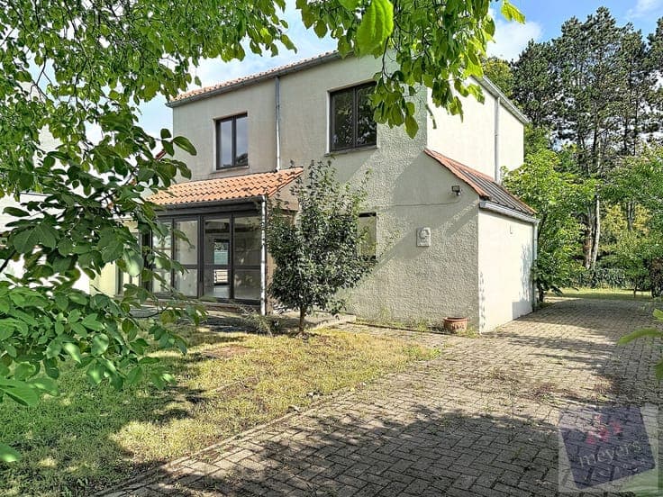 Ruime open bebouwing met 3 slaapkamers en omheinde tuin i...