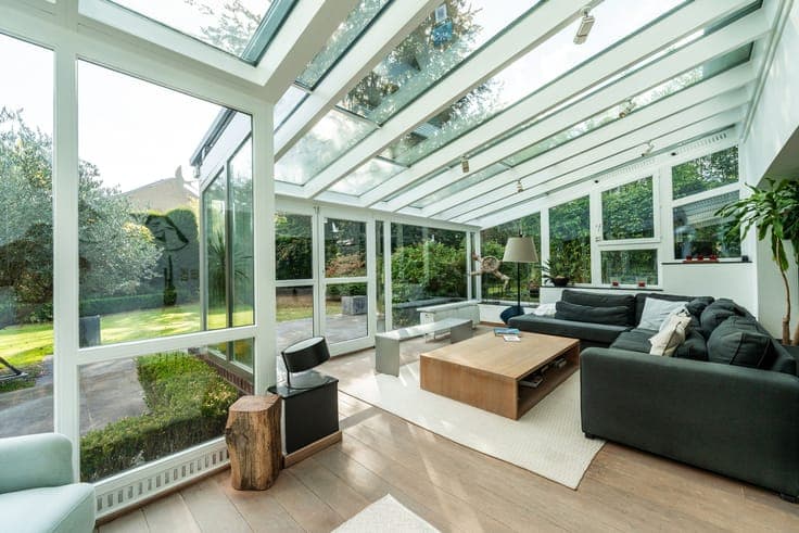 WEZEMBEEK-OPPEM, Architect-designed villa with office space
