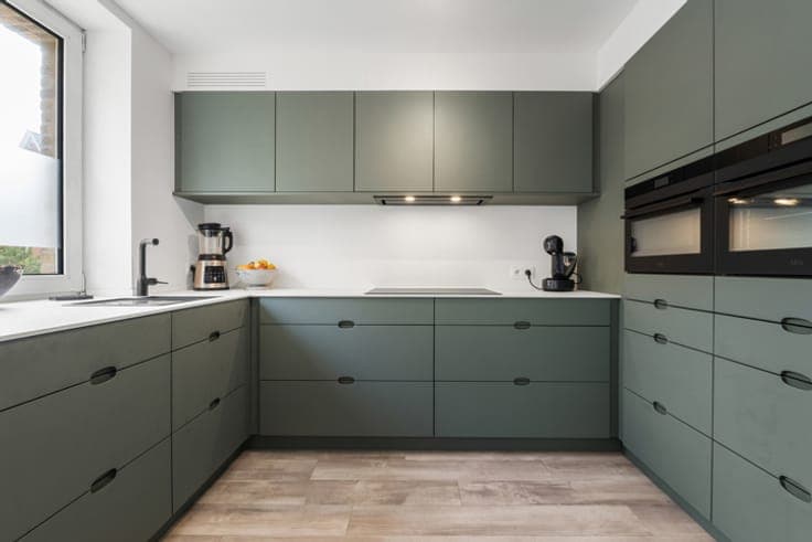 Spacious, fully renovated property with 3 bedrooms, versatil