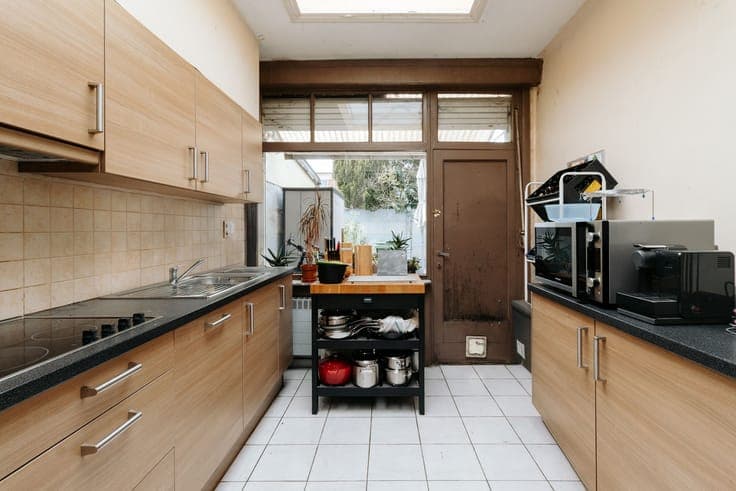 Te renoveren woning met karakter en potentieel in Wilrijk