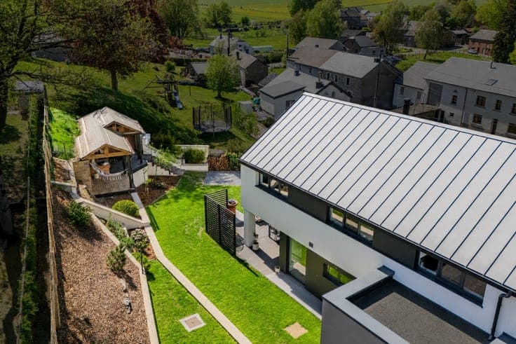Contemporary 5-bedroom villa with a wellness area in Cobru