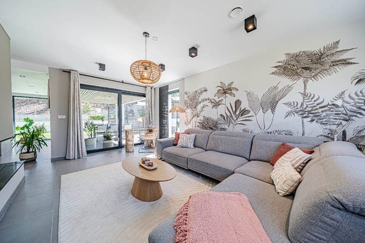 Contemporary 5-bedroom villa with a wellness area in Cobru