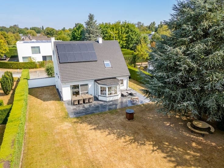 Bright villa with beautiful garden in peaceful setting