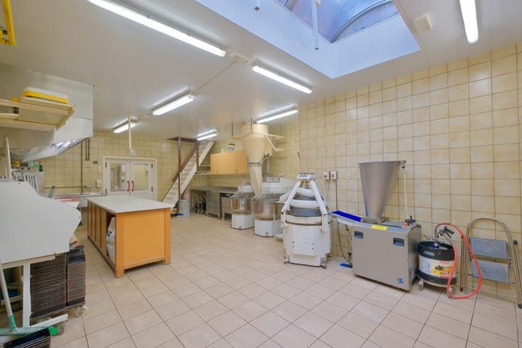 Lichtervelde - Handelswoning met 5 slpks op toplocatie!