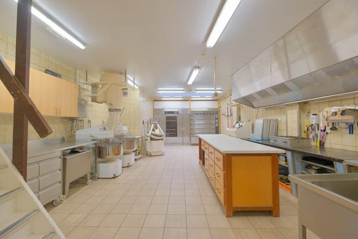 Lichtervelde - Handelswoning met 5 slpks op toplocatie!