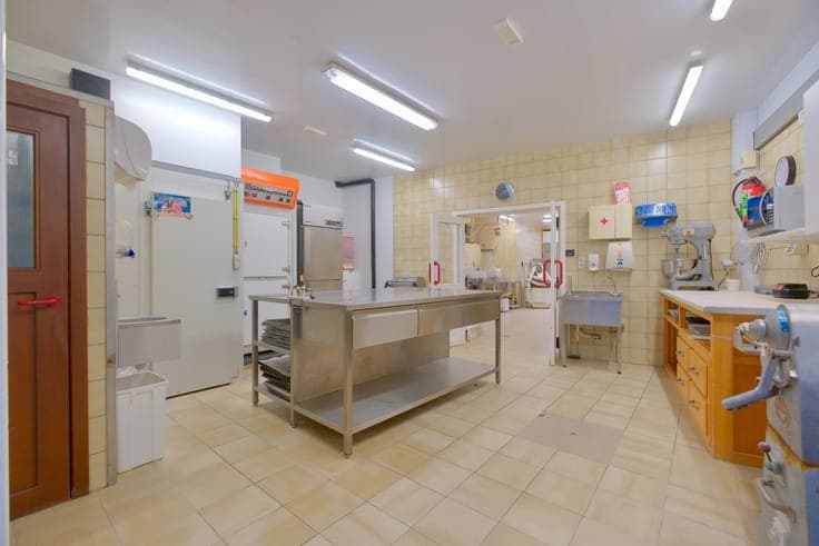 Lichtervelde - Handelswoning met 5 slpks op toplocatie!