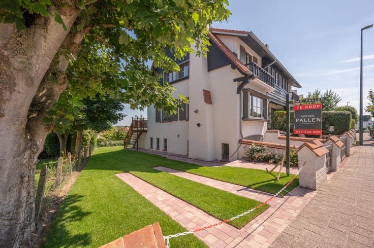 Spacious semi-detached house with a garden and terrace ne...