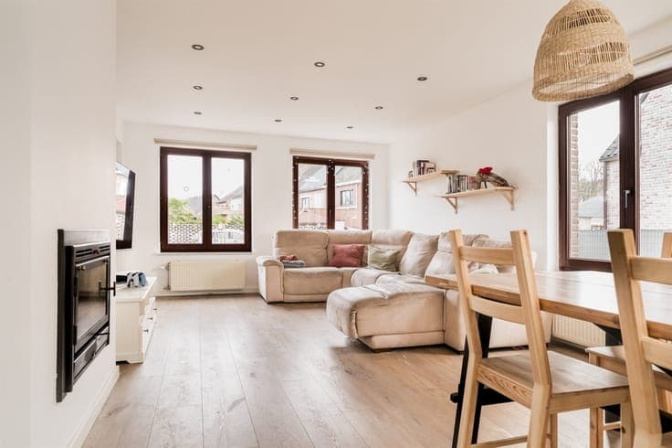 beautiful renovated villa on a prime location