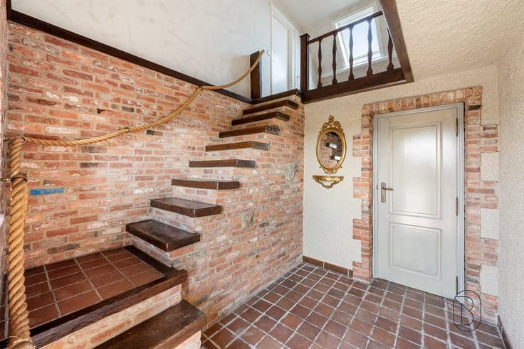 Farmhouse with horse stables and pasture in Anzegem on a 9,9
