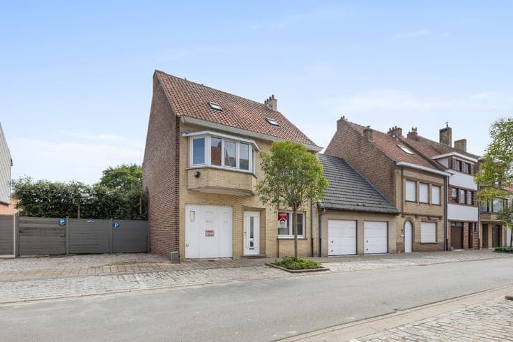 Spacious house for sale in the heart of De Panne!