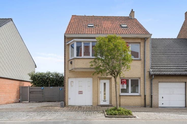 Spacious house for sale in the heart of De Panne!