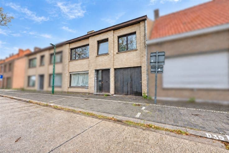 In het centrum van Kaprijke: woning met 4 slaapkamers, tu...