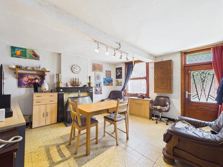 3-Bedroom House with GARDEN