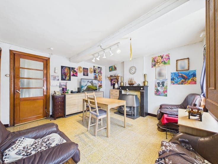3-Bedroom House with GARDEN