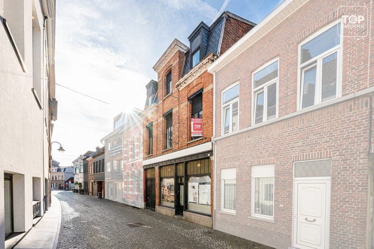 Uniek handelshuis met enorm potentieel in hartje Lokeren!
