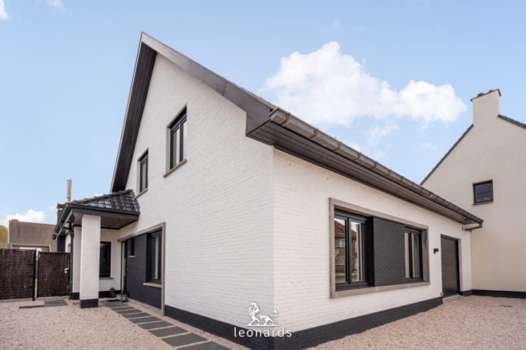 Spacious home in a prime location in Kruisem