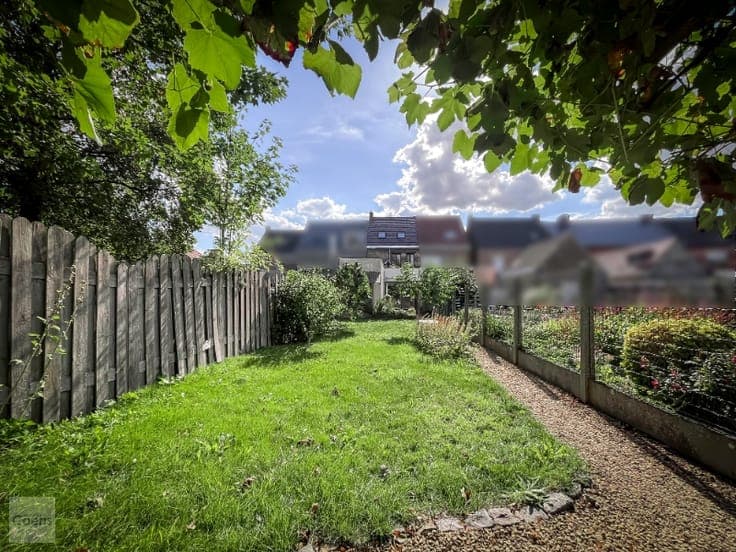 Charmante gesloten woning (185 m²) met ruime tuin in Eine...