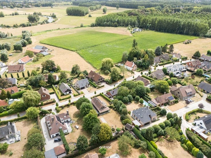 Peace, space, and nature in the sought-after Leie region
