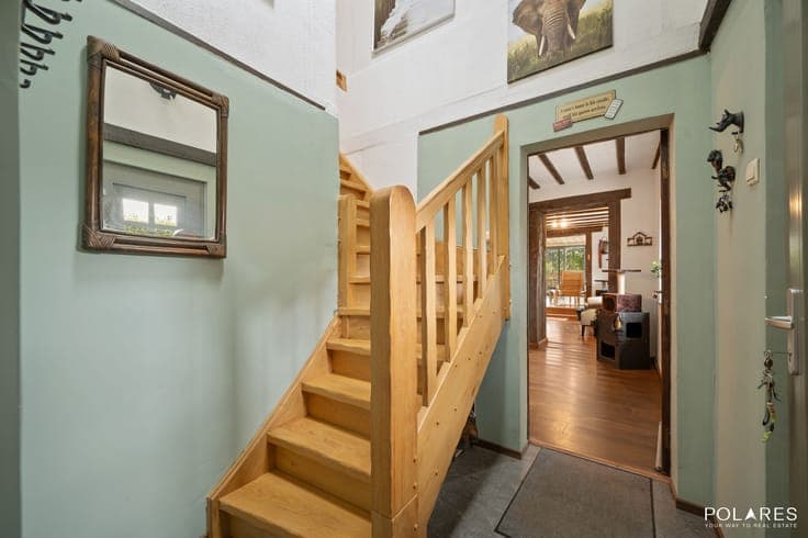 Characterful country house with 4 bedrooms, swimming pool an