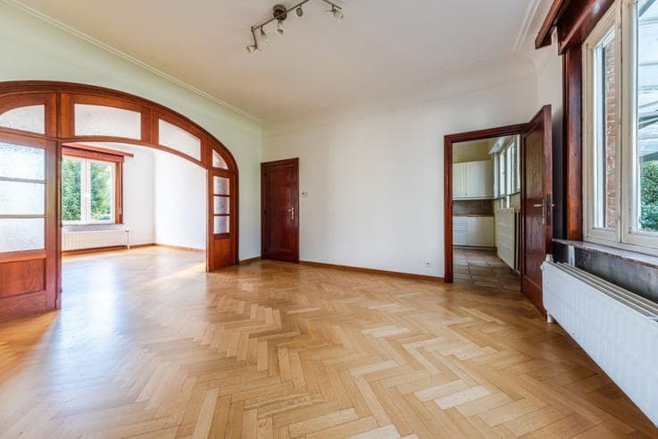 Stockel - Superb villa with great potential, garage + garden