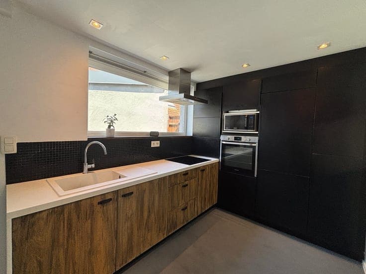 RENOVATED 3-BEDROOM HOME WITH GARAGE AND GARDEN