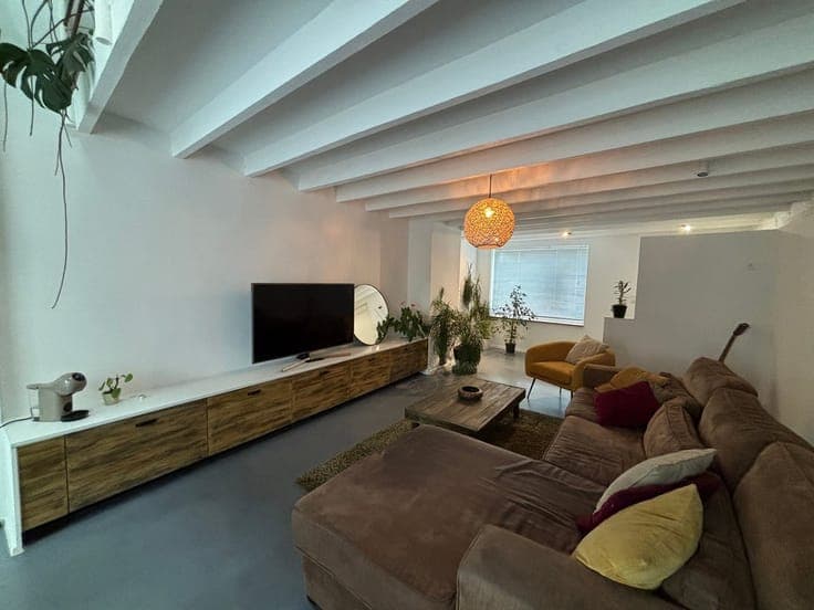 RENOVATED 3-BEDROOM HOME WITH GARAGE AND GARDEN