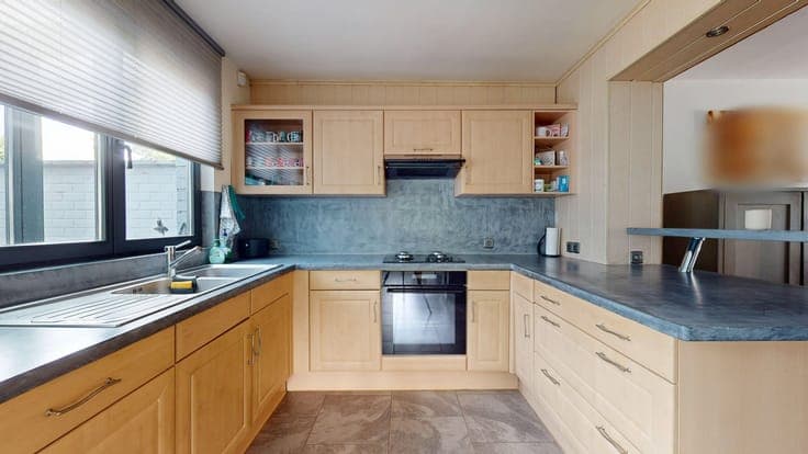 Splendide maison, rénovation luxueuse, cinq chambres, 20 pan
